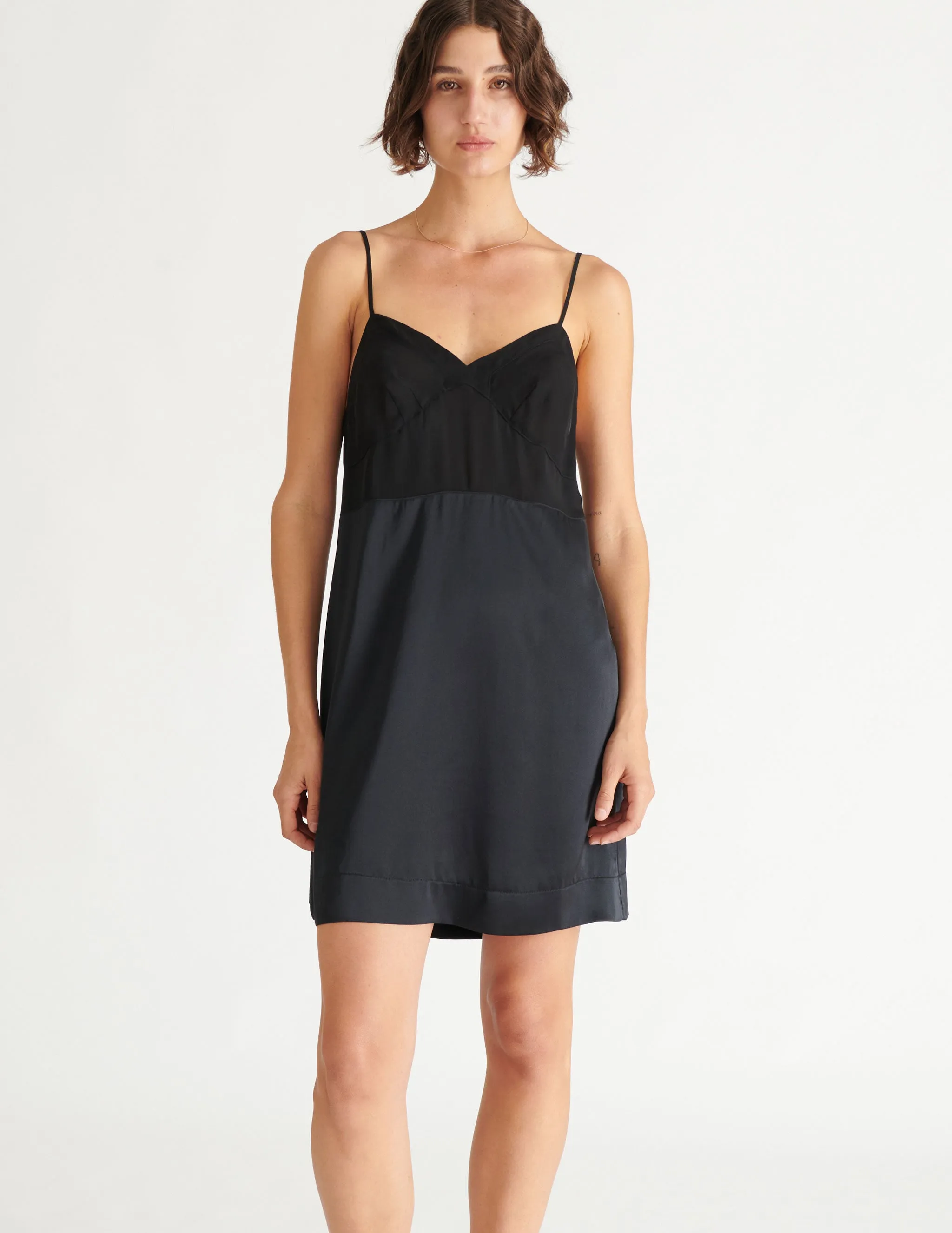 Holly Slip Black