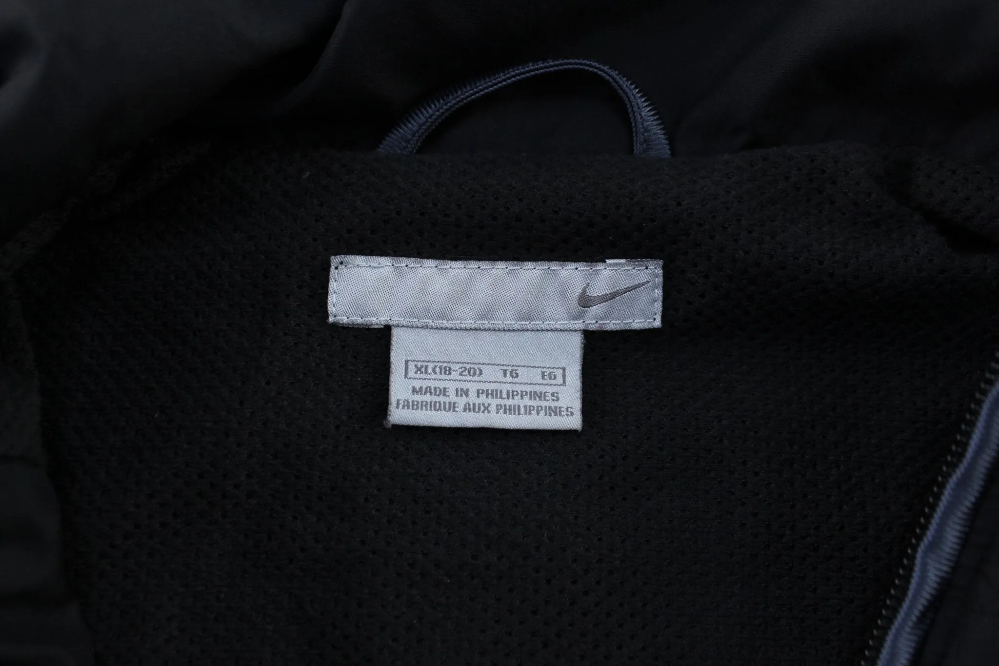 Woman’s Y2K Nike Embroidered Logo Blue & Black Zip Up Jacket
