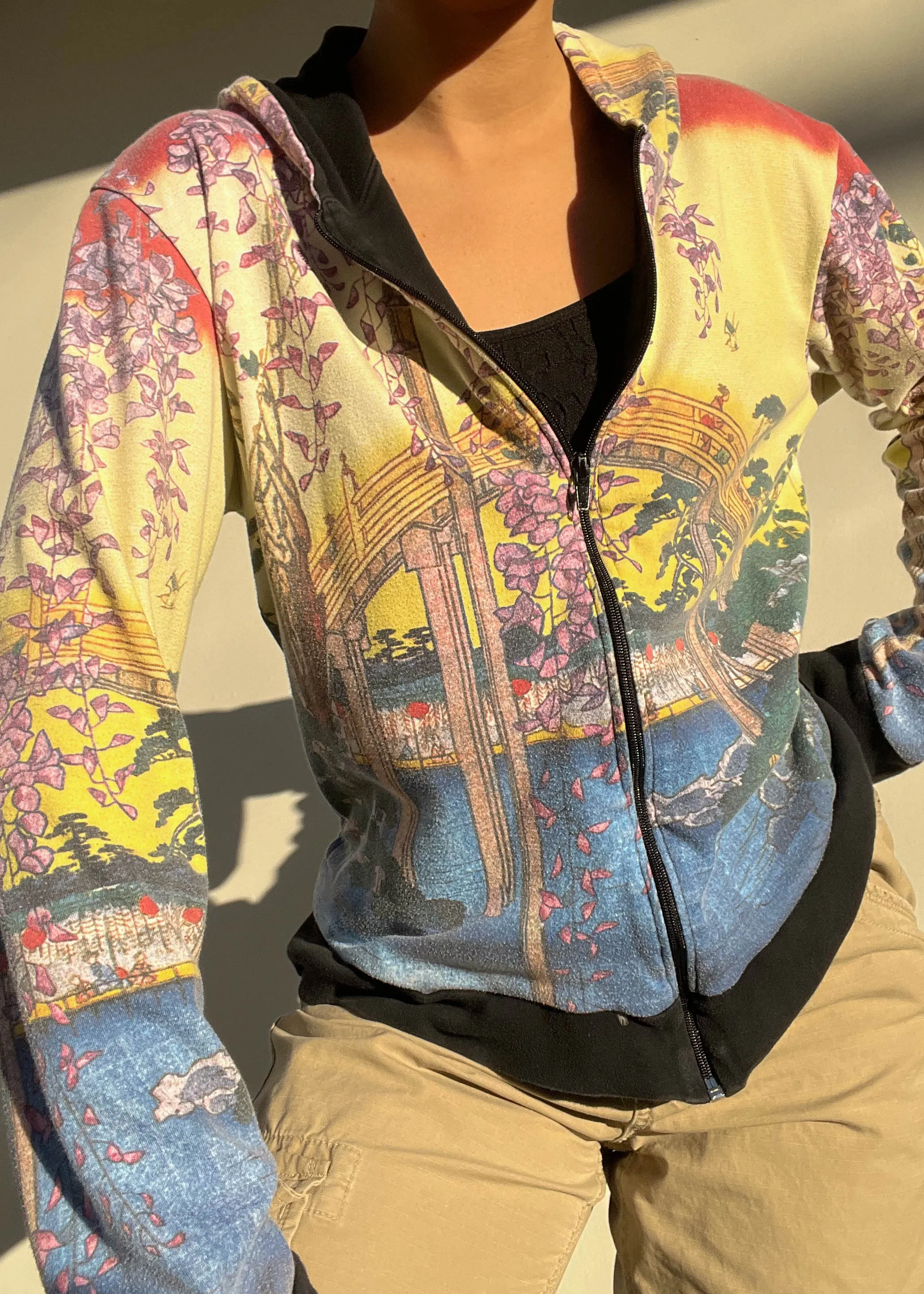 Y2k Graphic Print Hoodie (M-L)