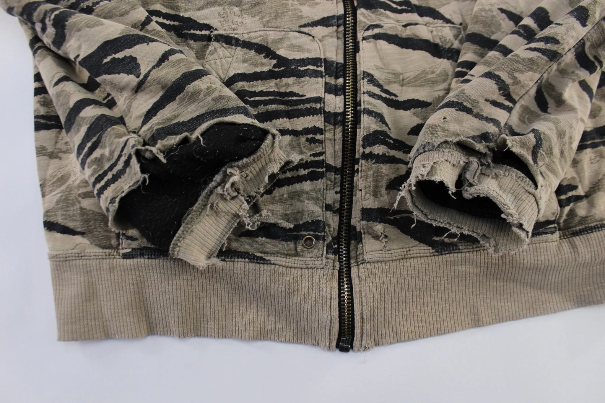 Y2K Quiksilver Embroidered Camo Zip Up Hoodie